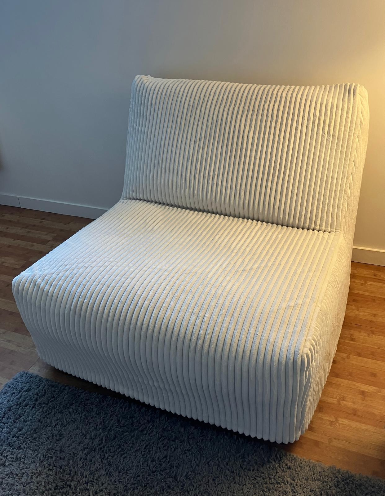Après — canapé retapissé tissu côtelé blanc